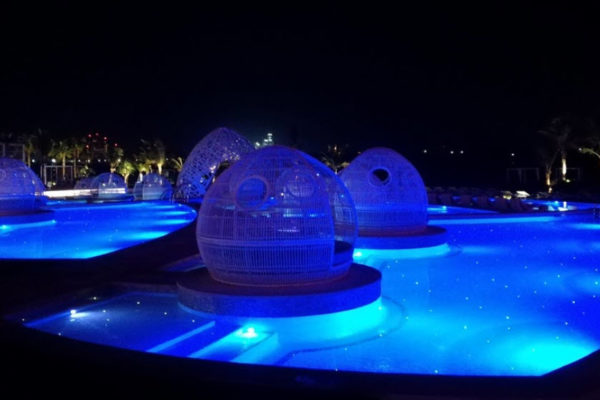 Swimming Pools W HOTEL - PALM ISLAND DUBAI4